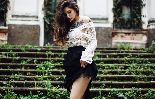 Chest, grass, sexy, model, skirt, makeup, figure, tattoo