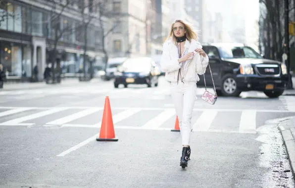 Look, the city, pose, street, model, figure, hair, Victoria’s Secret