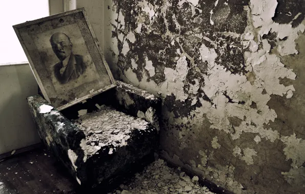 Picture portrait, Lenin, abandonment, the room, ashes