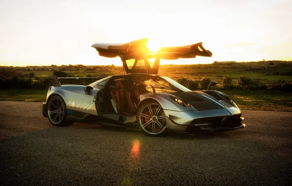 The sun, rays, sunset, Pagani, To huayr