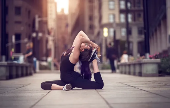 Picture girl, the city, street, dance, yoga, Olivia, Natural Light
