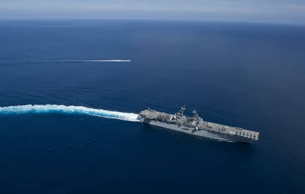 Picture Pacific Ocean, USS Boxer, amphibious assault ship