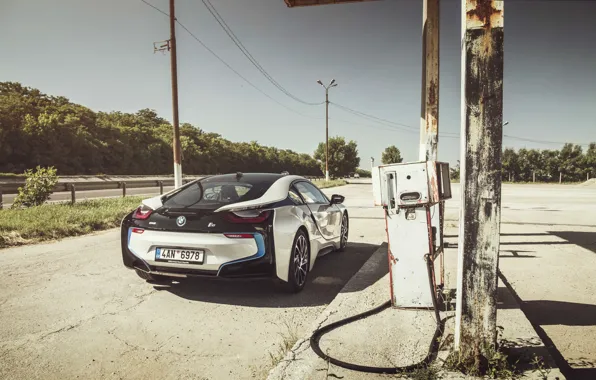 Picture road, shadow, wheel, back, solar, power lines, BMW i8, the fuel pump