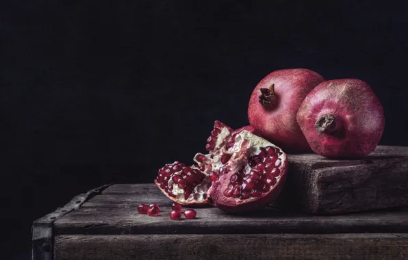 The dark background, Board, fruit, still life, grenades, garnet, pomegranate grains, recommendy