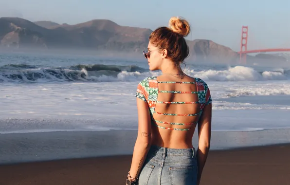 Picture wave, girl, shore, back, glasses