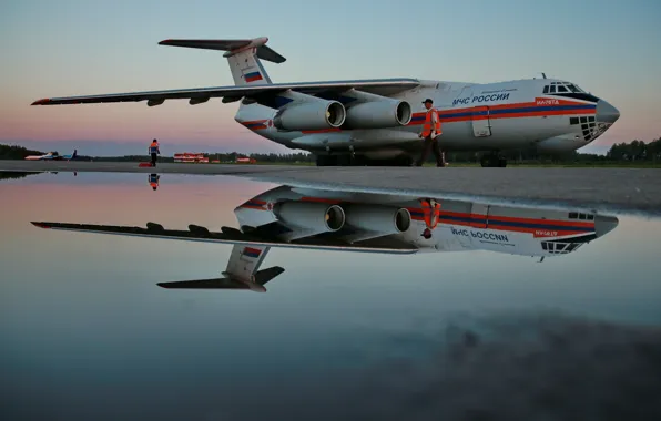 Russia, the plane, MOE, The Il-76, Cargo