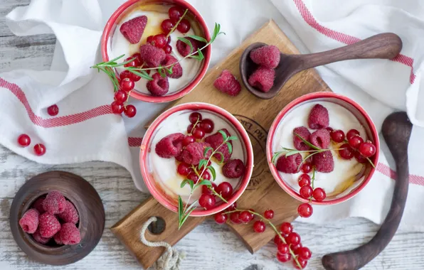 Berries, raspberry, yogurt, red currant