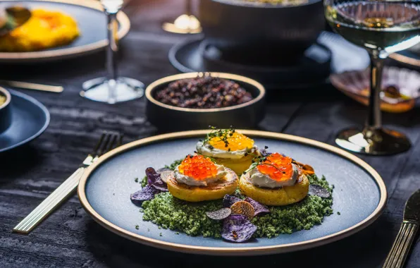 Food, devices, plates