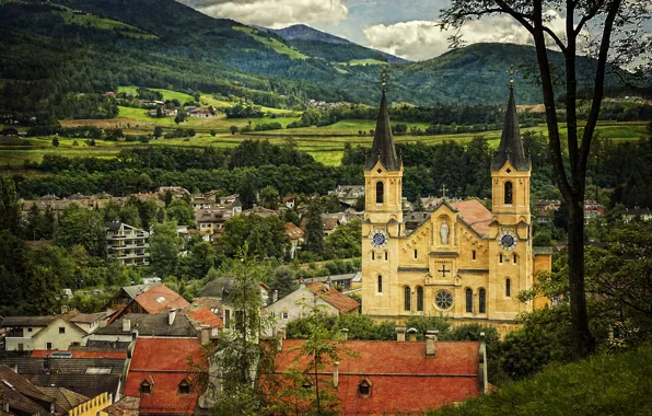 Picture field, forest, the sky, clouds, trees, mountains, home, Italy