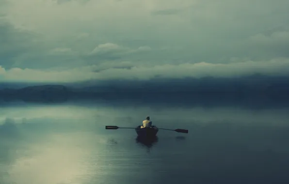 Loneliness, Lake, the boatman, haze