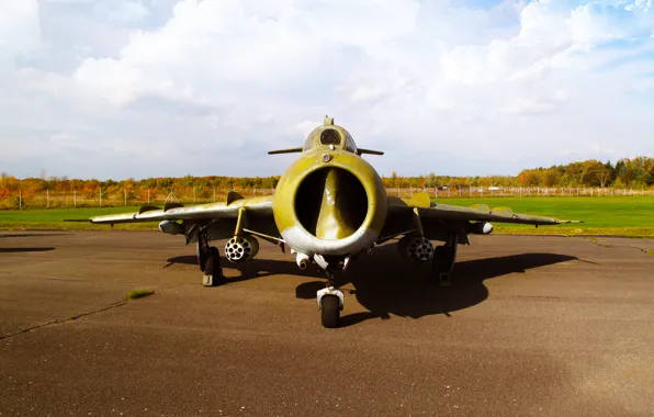 Picture Green, Day, Wings, Nose, Aviation, jet fighter, The MiG-17, On earth