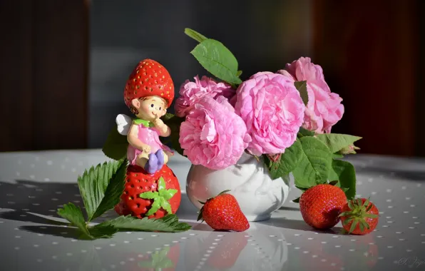 Berries, roses, strawberry, figurine, still life