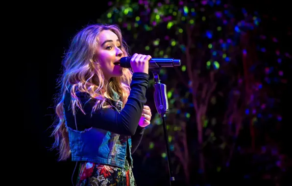 Picture actress, singer, The girl conquers the world, Sabrina Carpenter