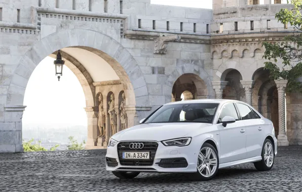 Audi, sedan