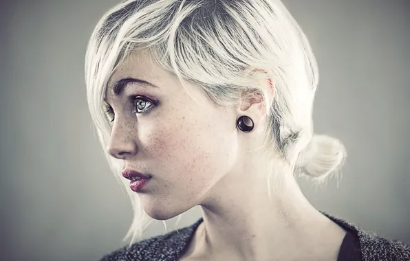 Lipstick, blonde, kaneuski