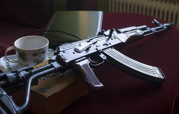Weapons, Hungarian, AKM