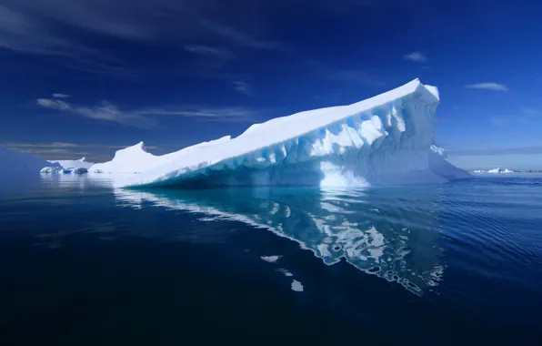 Sea, ice, iceberg