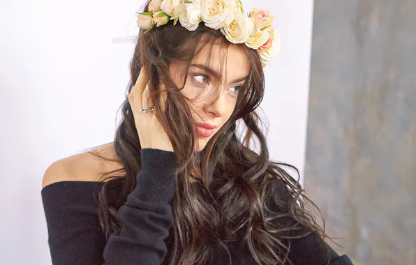 Picture flowers, brunette, singer, Elena Temnikova