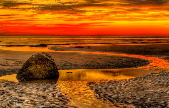 Sea, the sky, stones, shore, the evening, tide, panorama, glow