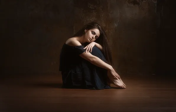 BRUNETTE, POSE, Photographer Evgeny Galyaev