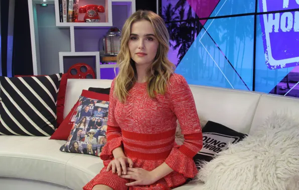 Actress, celebrity, Zoey Deutch