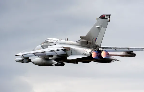The fast and the furious, Fighter-bomber, RAF, Tornado, Panavia Tornado, Panavia Tornado GR4