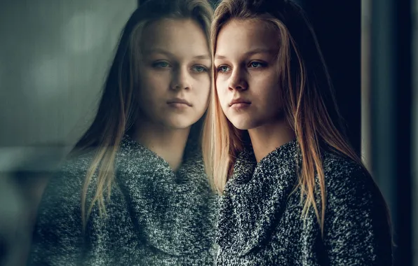 Reflection, sponge, the beauty, sweater