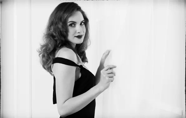 Black & white, smile, beautiful, monochrome, model, Guinevere Huney