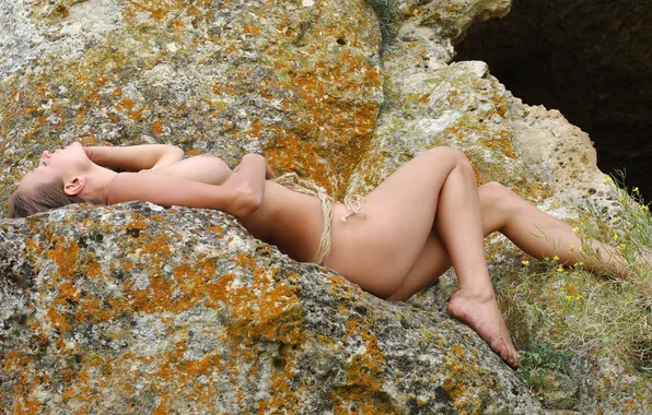 BLONDE, BODY, CHEST, MOUNTAINS, MOSS, ROCKS, ROPE