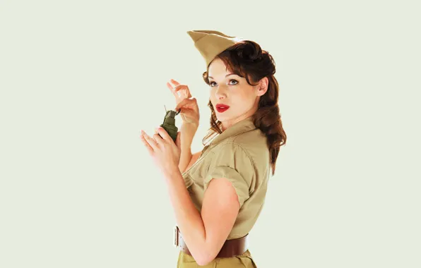 Form, garnet, Pin-up girl