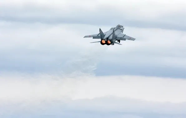 Picture clouds, the rise, fighter-interceptor, MiG 31