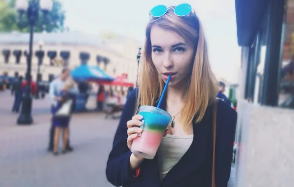 Girl, girl, Julie Resh