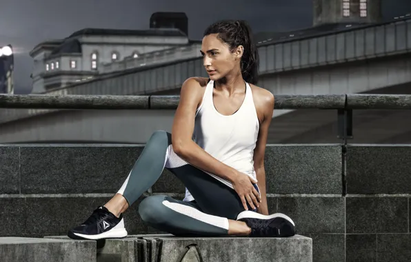 Look, pose, sport, Mike, slim, actress, brunette, sports
