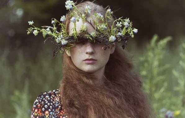 GRASS, GREENS, FLOWERS, WREATH, REDHEAD, FRECKLES, photographer Alexandra Bochkareva