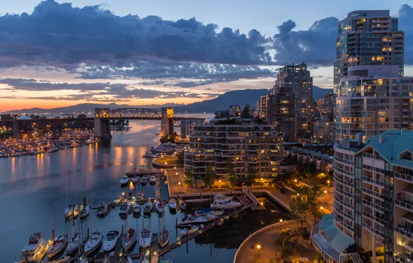 Night, the city, Vancouver