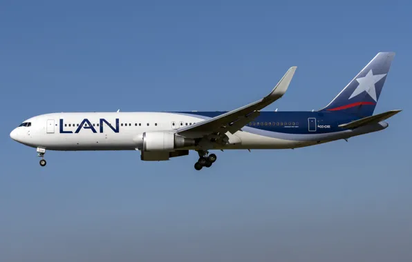 Boeing, 767-300W, LATAM Airlines Chile