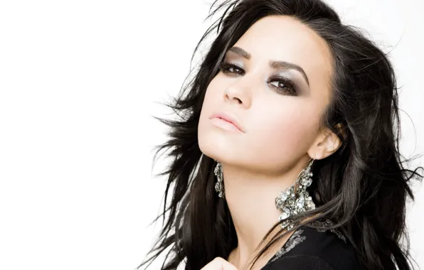 Picture beautiful, American actress and singer, Demetria Devonne "Demi" Lovato, It's A Party The Whole Family …