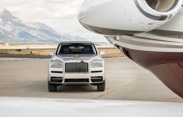 Rolls-Royce, front view, 2018, Cullinan