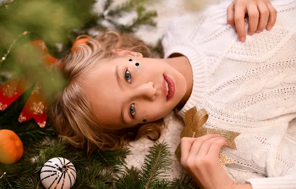 Picture look, branches, smile, holiday, toys, new year, spruce, girl