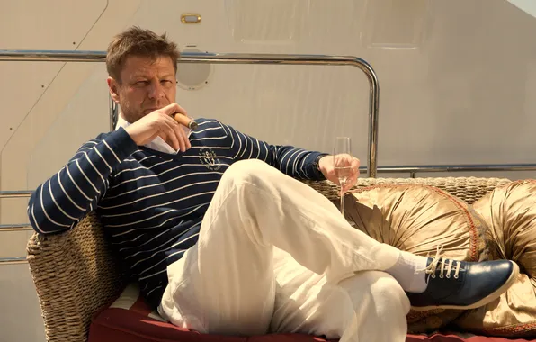 Sofa, glass, cigar, Sean Bean, Sean Bean, Dimidov, Soldiers of fortune, Soldiers of Fortune
