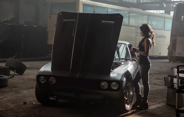 Picture machine, background, the film, actress, Michelle Rodriguez, buses, Interceptor, Michelle Rodriguez