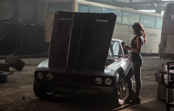 Machine, background, the film, actress, Michelle Rodriguez, buses, Interceptor, Michelle Rodriguez