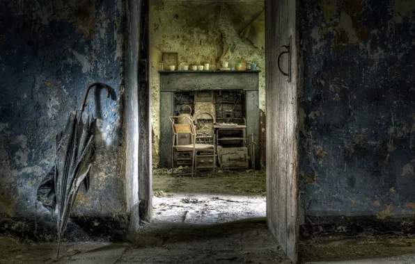 Room, umbrella, the door
