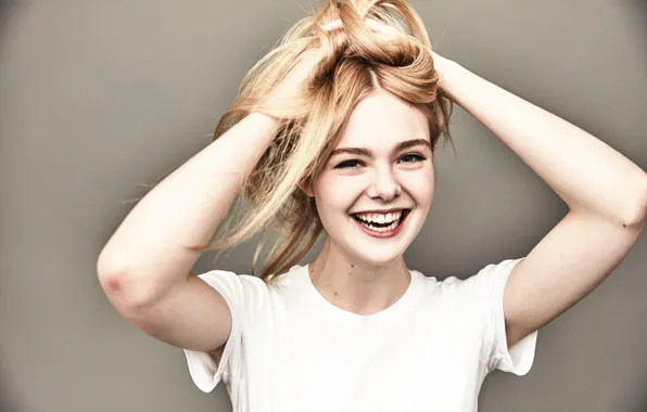 Picture Elle Fanning, El Fanning, at the photo shoot for the film, Sidney Hall