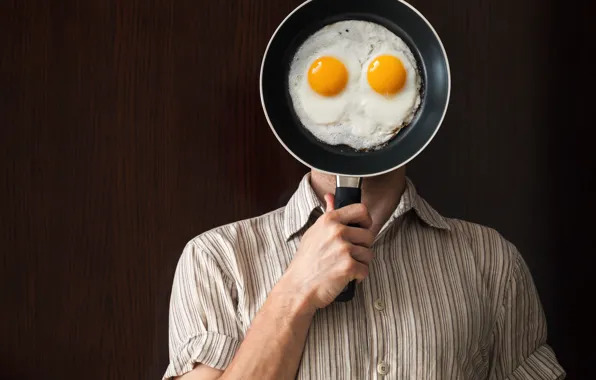 Picture shirt, pan, fried eggs