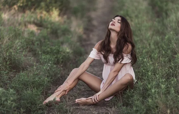 Picture greens, field, grass, pose, makeup, dress, hairstyle, brown hair, beauty, Lana, sitting, path, photoshoot, nature, …
