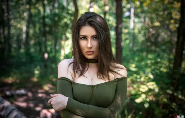 Picture greens, forest, look, trees, sexy, pose, Park, model
