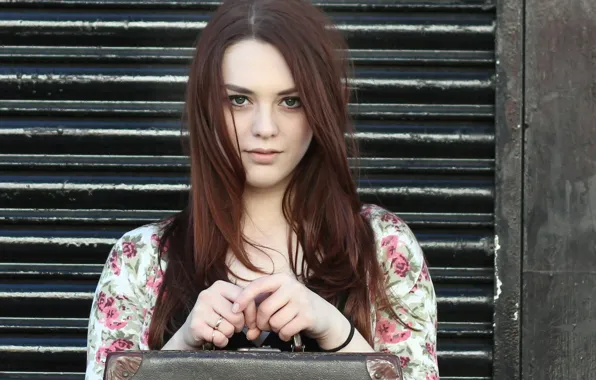 Look, suitcase, British, Imogen