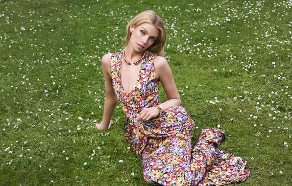 Grass, look, girl, pose, model, figure, dress, Victoria’s Secret