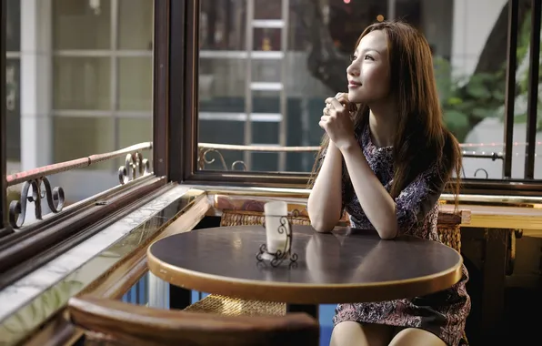 Look, girl, Catherine Lo